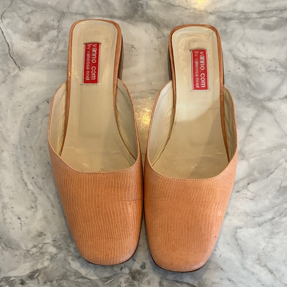 vanno.com by Vanessa Noel Peach Women's mules, size 8